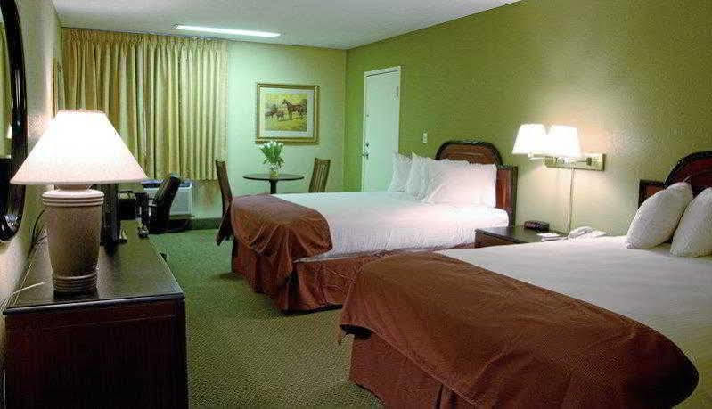 Best Western Shelbyville Lodge Exterior photo